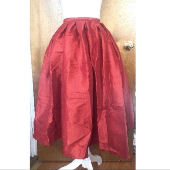 Red Full Ballon Skirt NWT - Picture 3 of 4